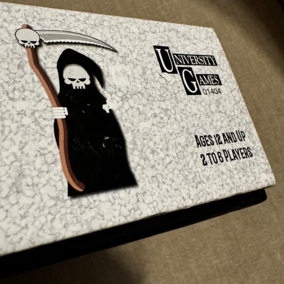 University Games Fantastic Factory ~ Stupid Deaths Card Game ~ 01404 ~ Complete - Picture 9 of 11